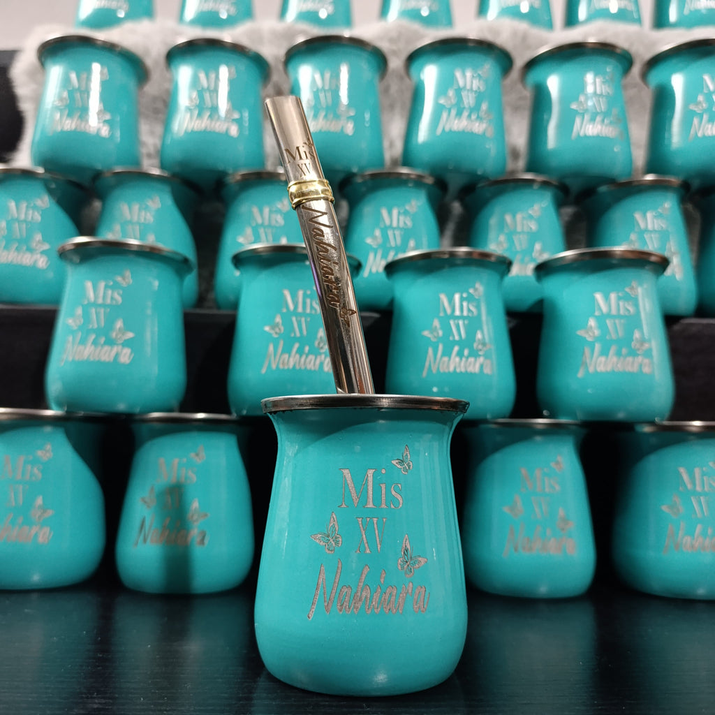 Souvenir para 15 años - Mate simil-stanley personalizado