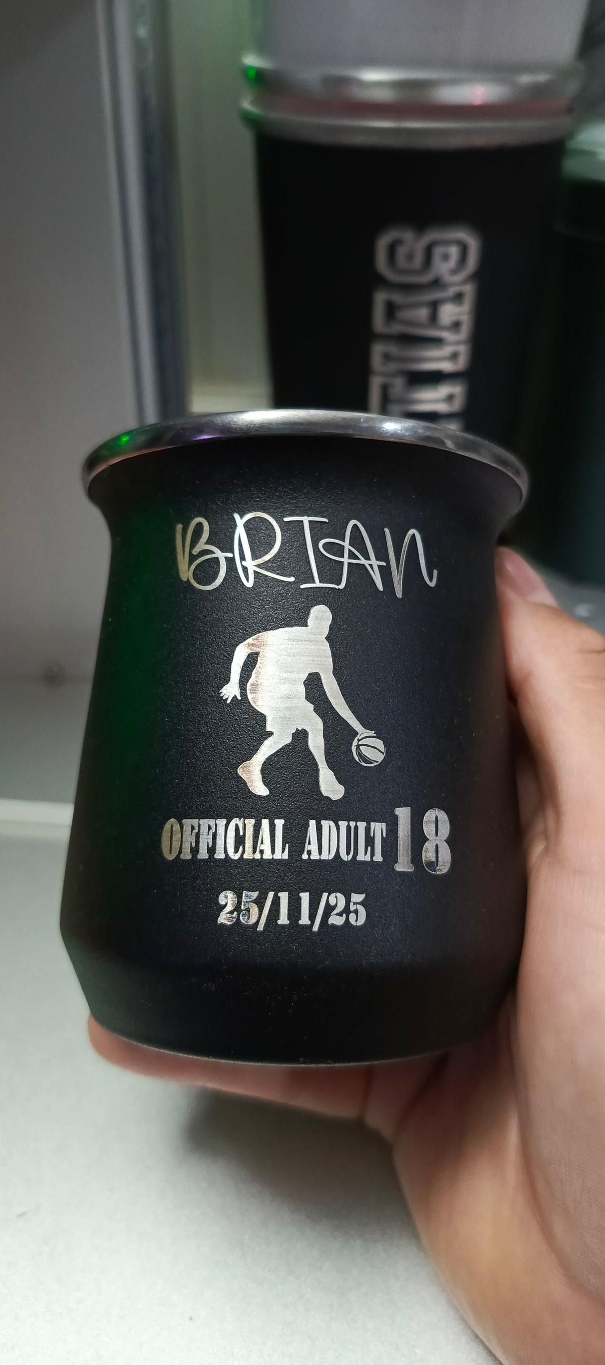 Souvenir para 18 años - Mate simil-stanley personalizado