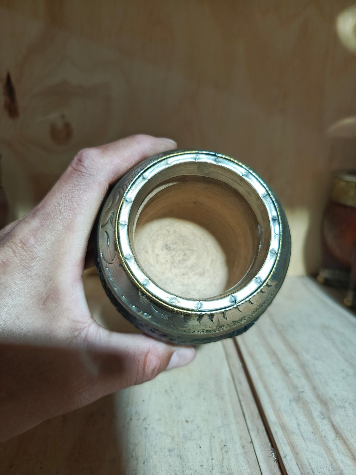 Mate Torpedo de Cuero con Virola Cincelada de Alpaca